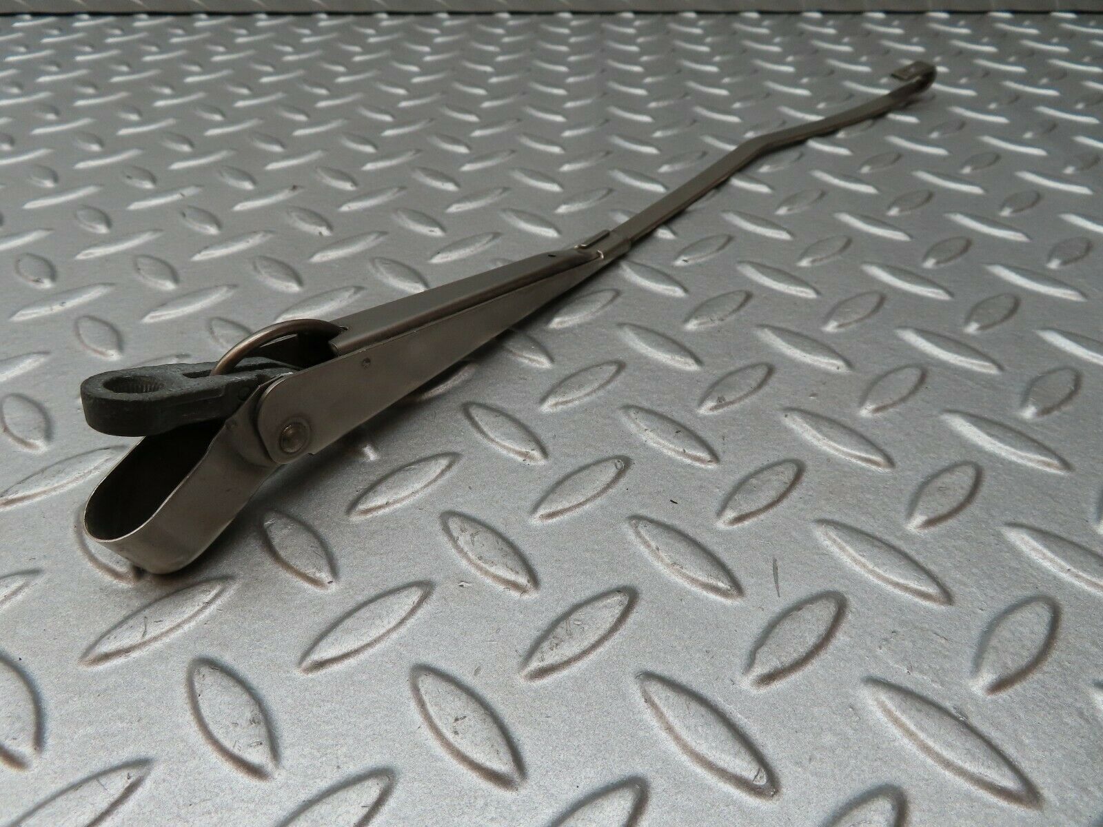 4658 Mercedes-Benz W114 280CE Coupe Front Left Wiper Arm