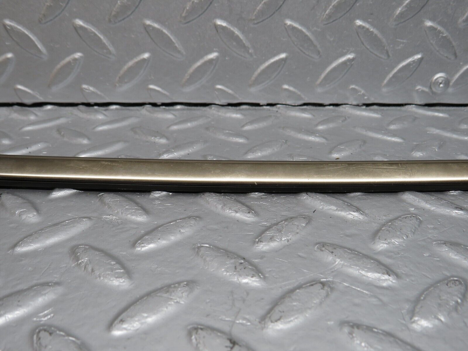 39803 Mercedes-Benz R129 320SL Coupe Front Windscreen Top Chrome Moulding Trim