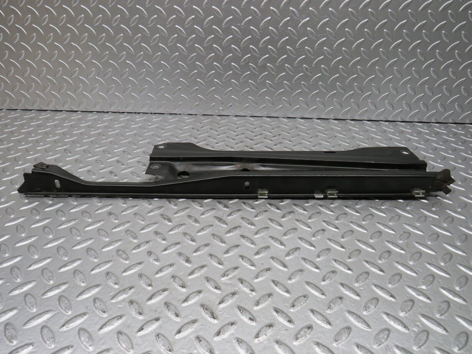 28990 Mercedes-Benz C124 320CE Coupe Rear Window Channel Support Left Side