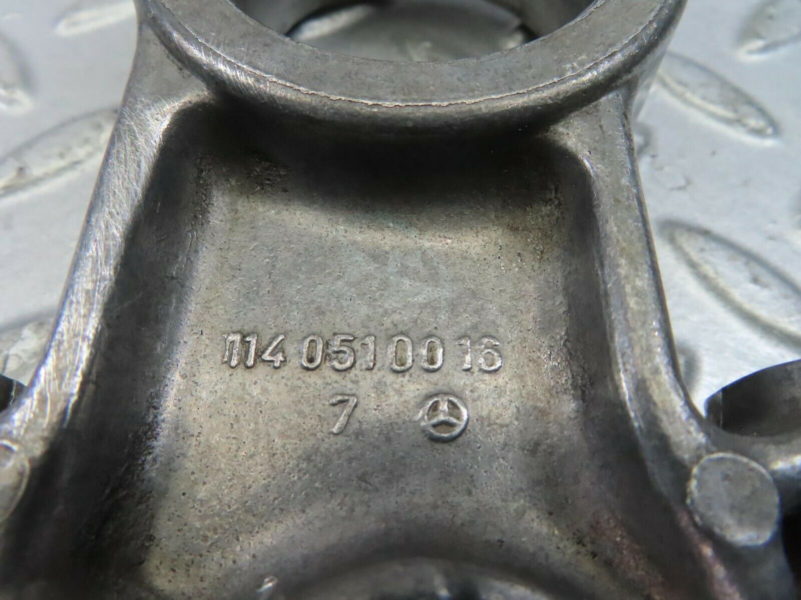 9008 Mercedes-Benz W108 Camshaft Tower Bearing 1140510016