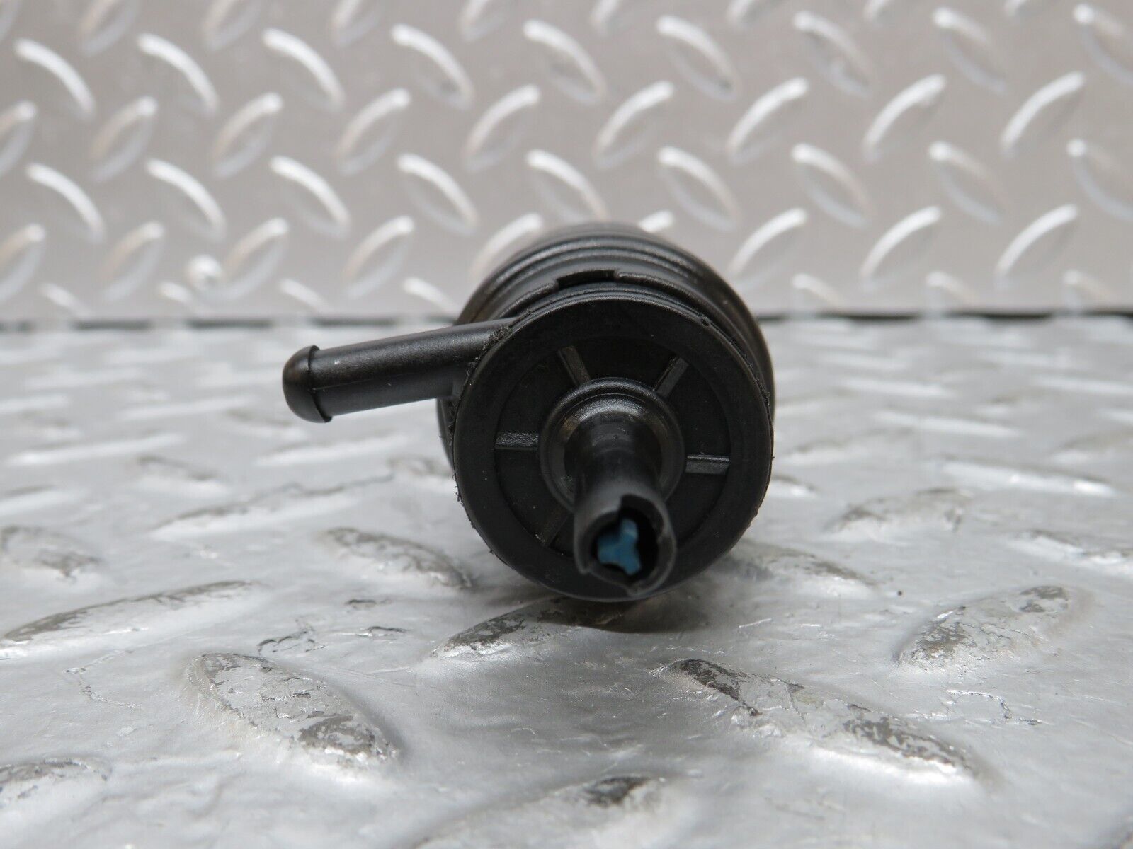 26409 Mercedes-Benz C124 220CE Windscreen Washer Pump 1248690521