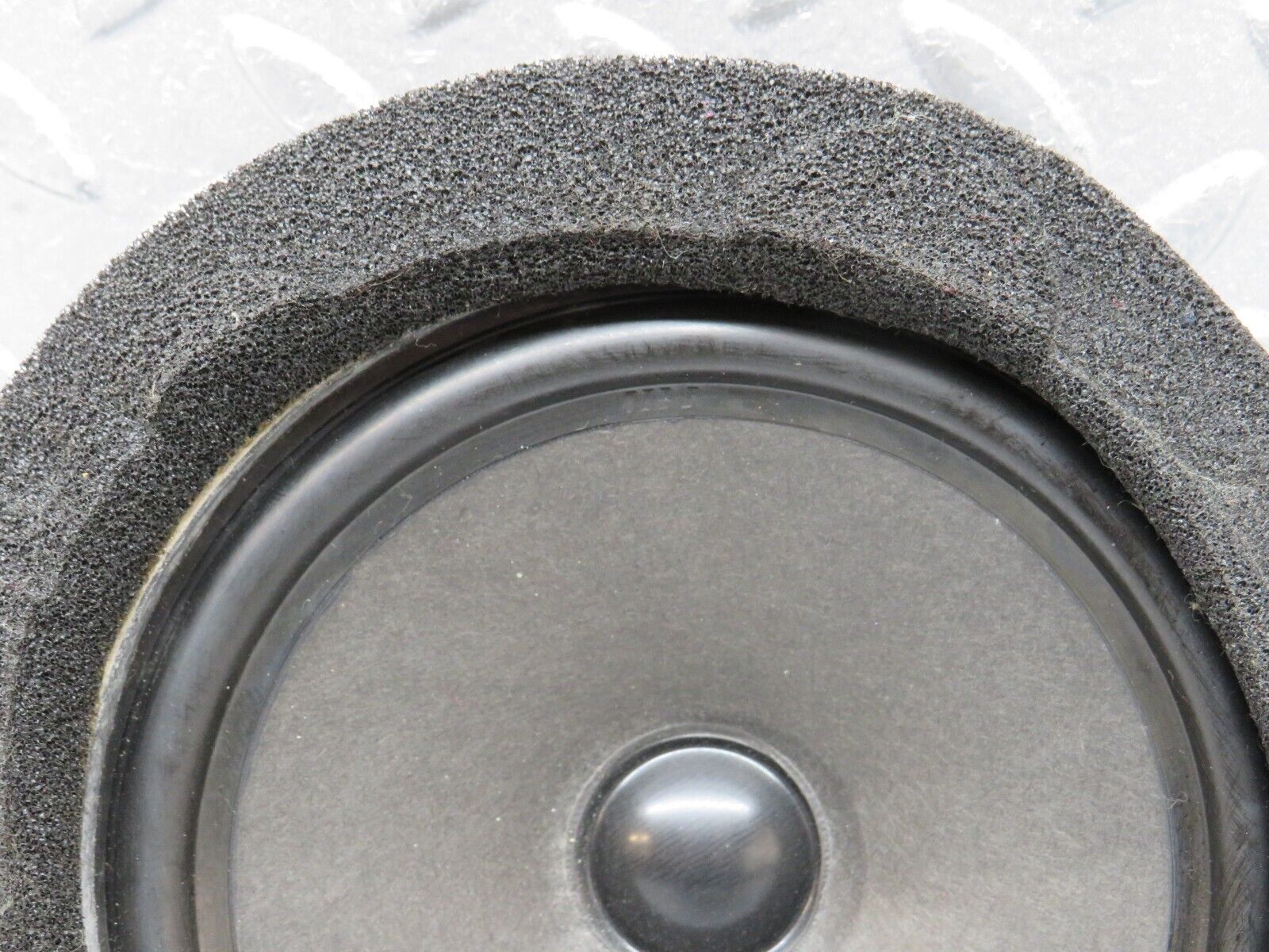 37864 Mercedes-Benz A124 320E Cabriolet Rear Right Door Speaker 1248203202