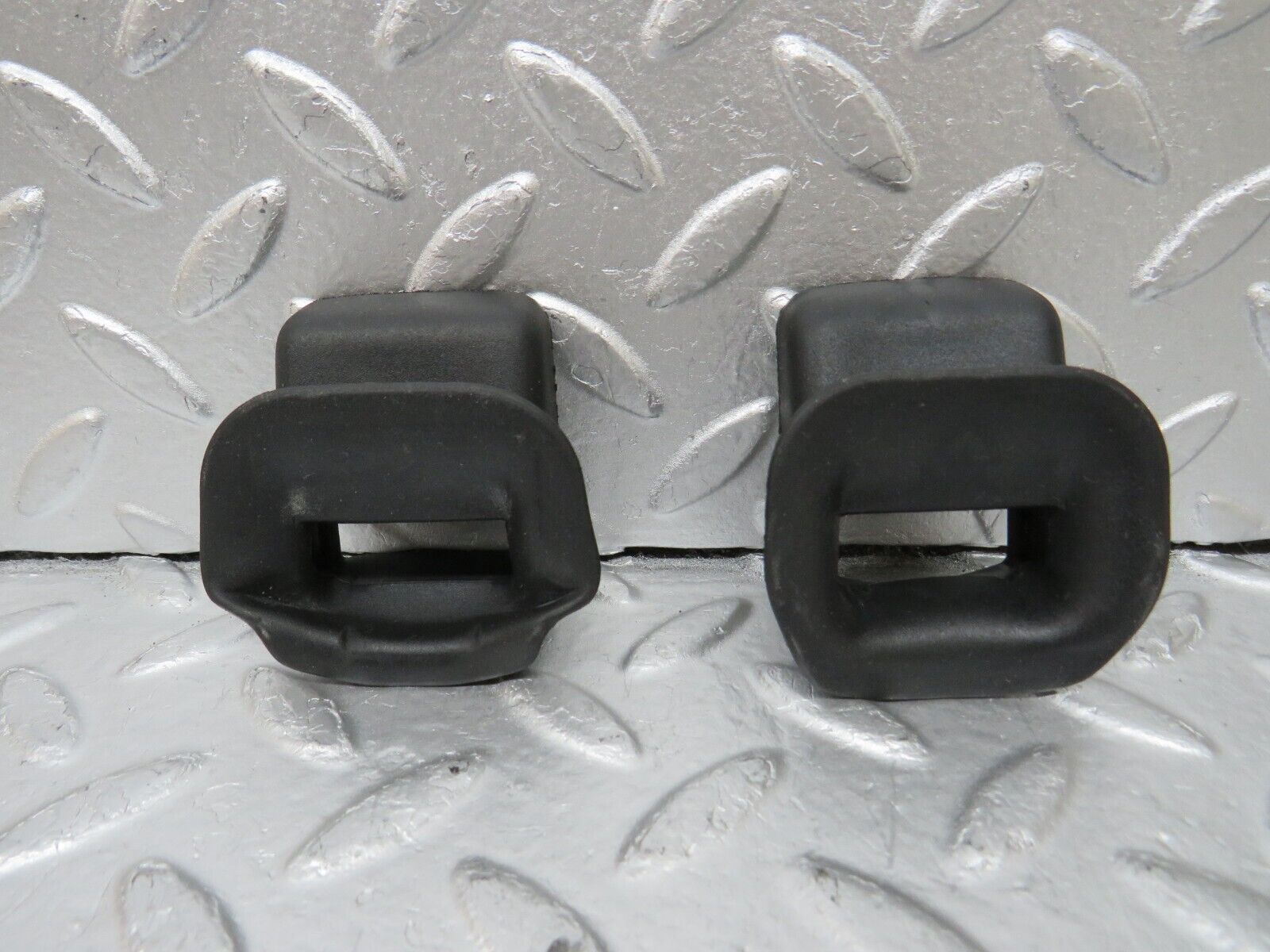 34742 Mercedes-Benz W210 320E Front Door Check Strap Rubber Cover 2027272430