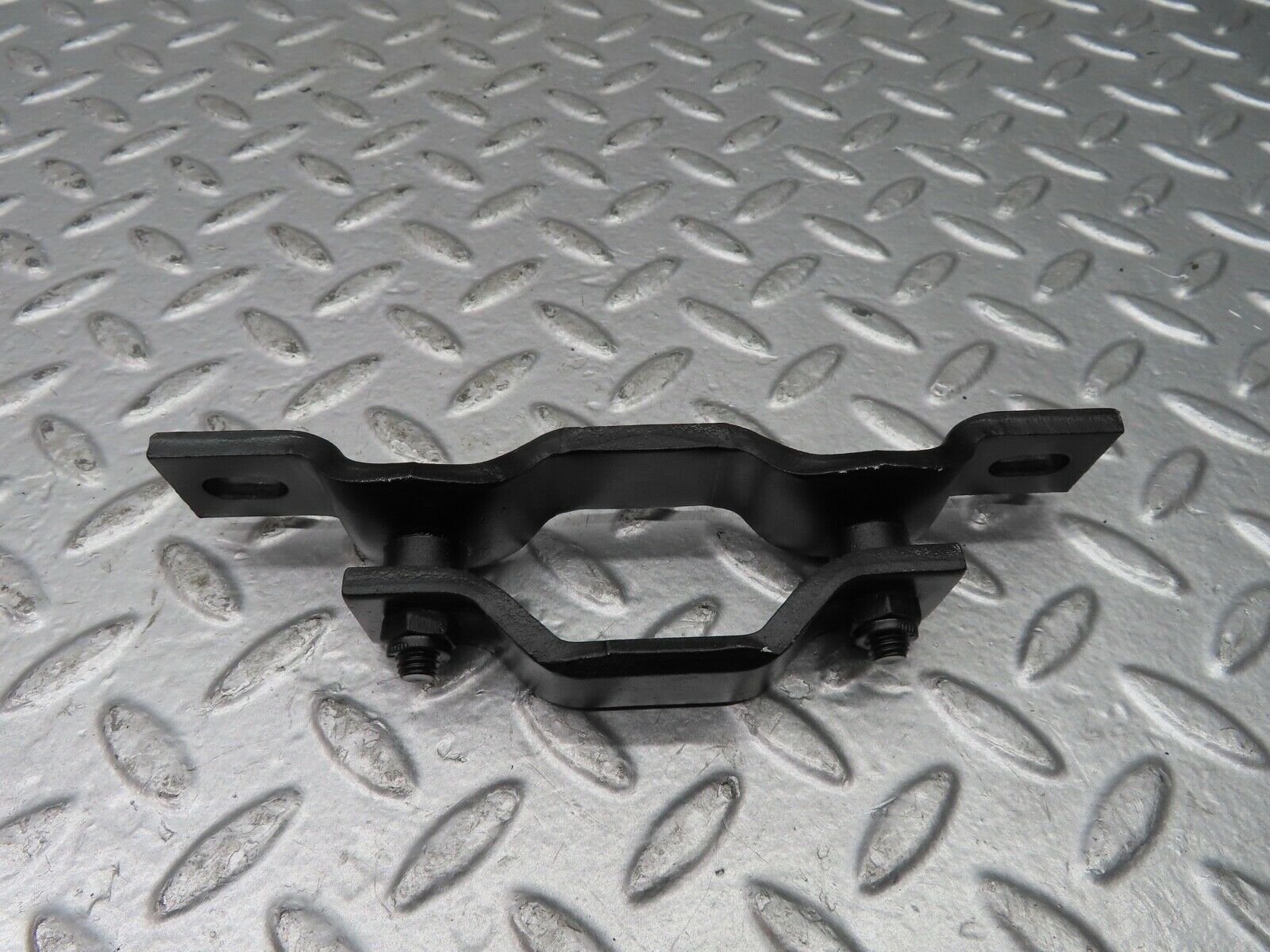 21346 Mercedes-Benz W123 230E Engine Mount Bracket Front