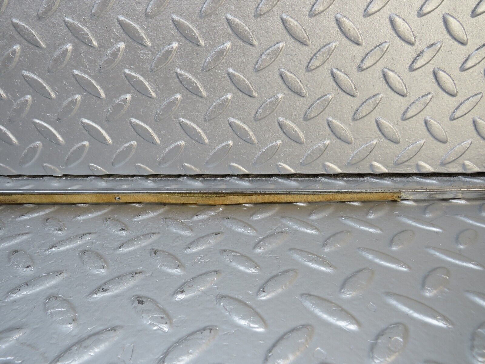 40487 Mercedes-Benz W110 230 Dashboard Chrome Trim