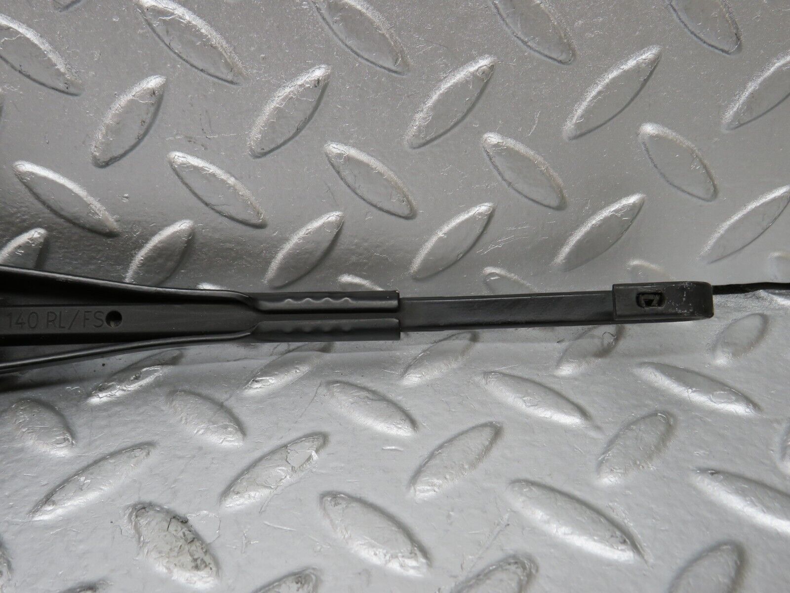 35306 Mercedes-Benz W140 Wiper Arm Right Bosch