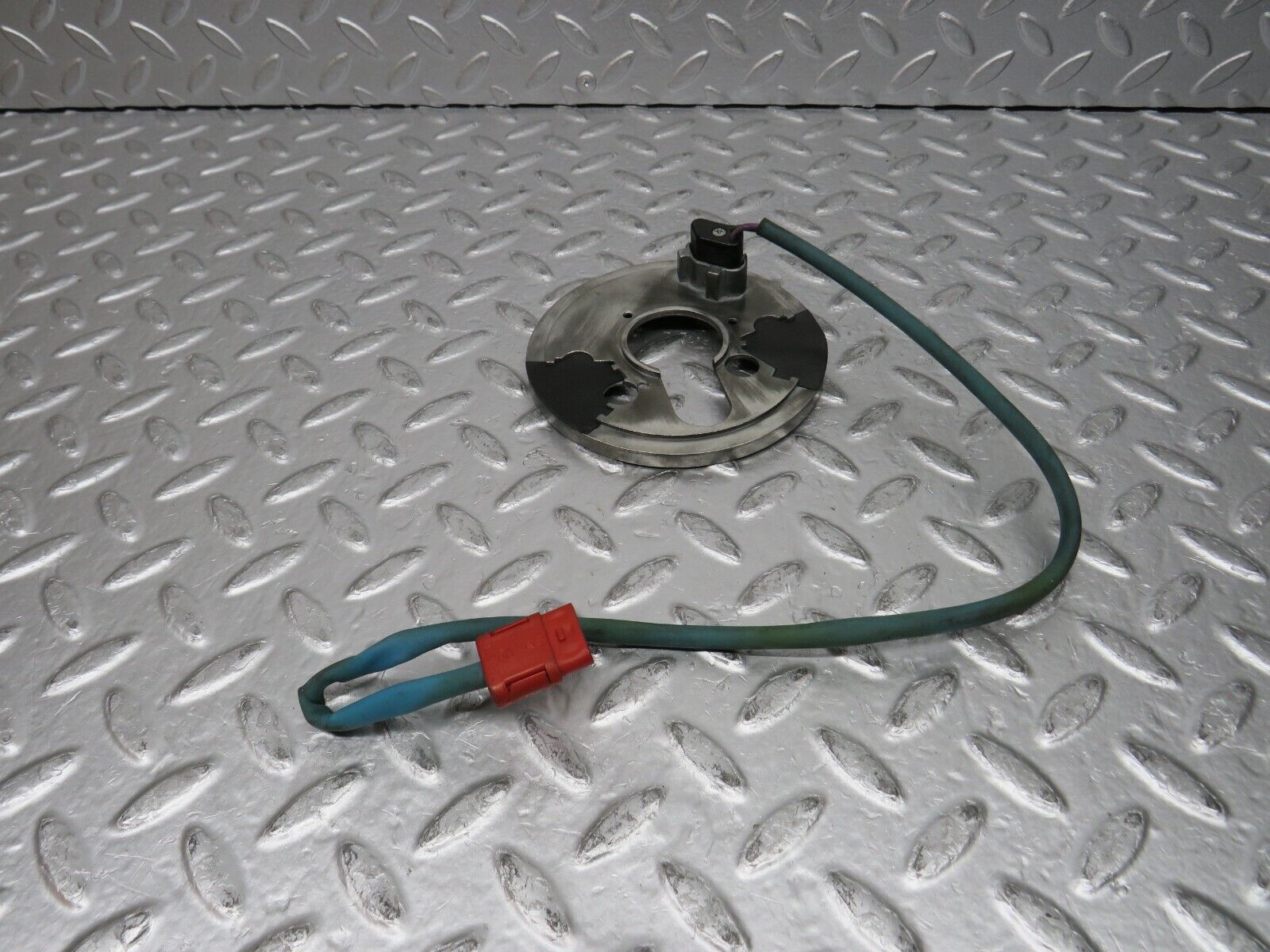 31747 Mercedes-Benz W201 190LE 1.8L Steering Wheel Contact Plate 1244620597