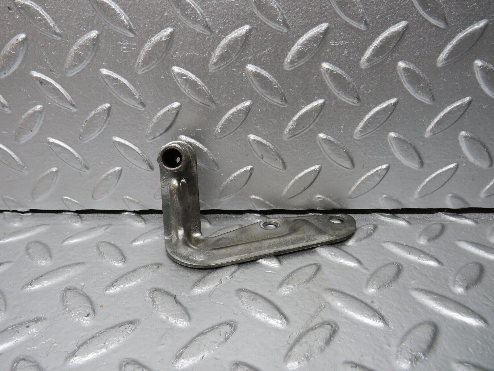 31163 Mercedes-Benz W123 200D Accelerator Cable Bracket