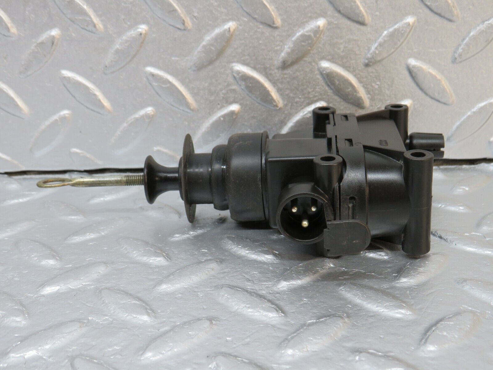 39739 Mercedes-Benz R129 320SL Coupe Door Lock Vacuum Actuator