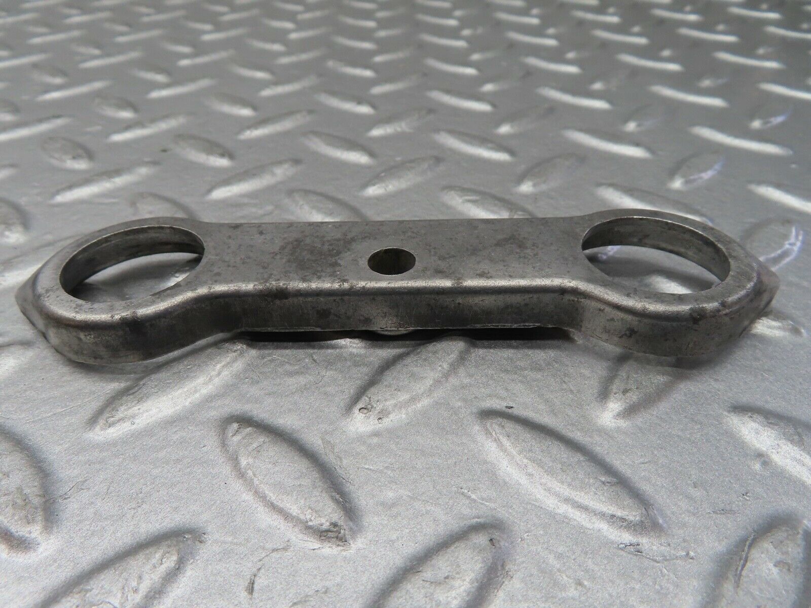 20366 Mercedes-Benz W114 280CE Coupe Fuel Injector Bracket 1300780341