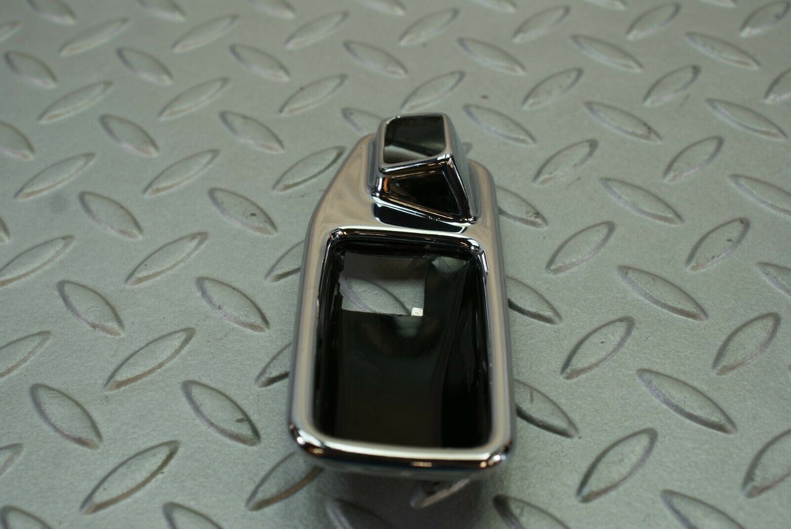 2753 Mercedes-Benz C123 280CE Coupe Chrome Frame For Door Opener Left 1167660111