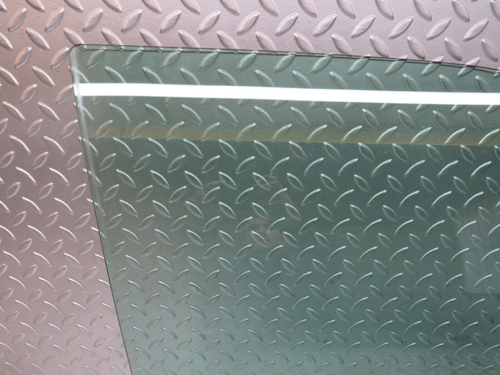 27676 Mercedes-Benz S124 300TE Wagon Front Right Door Window Glass