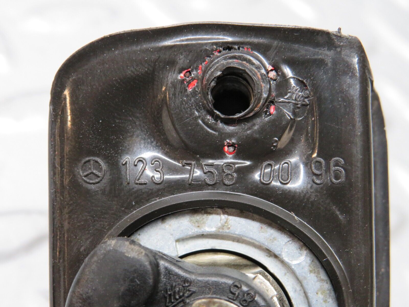 25586 Mercedes-Benz W123 200 Trunk Lock No Key 1237580096