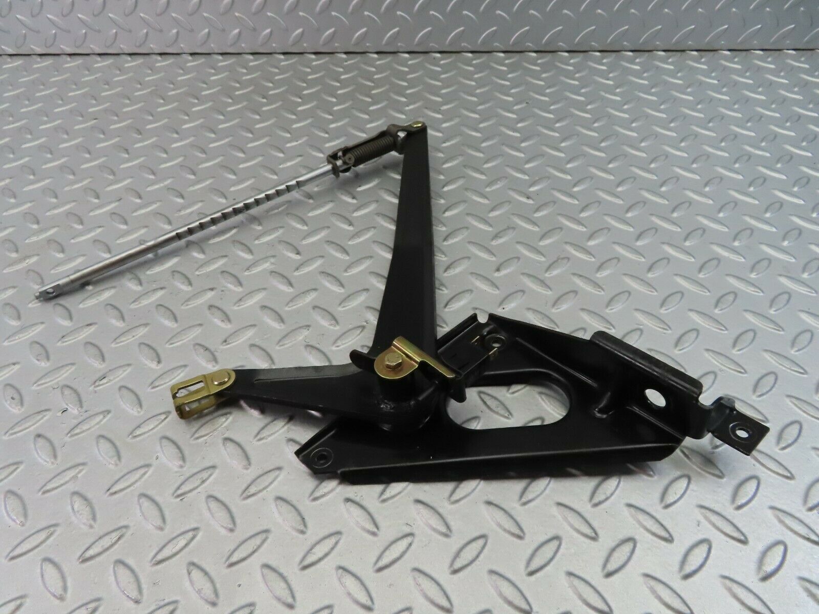 7740 Mercedes-Benz S123 230TE Wagon Handbrake Regulator