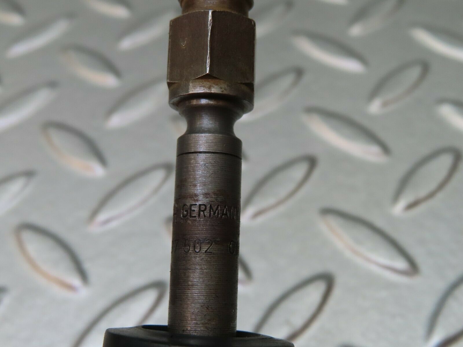 4424 Mercedes-Benz W123 230E Fuel Injector Bosch 0437502010