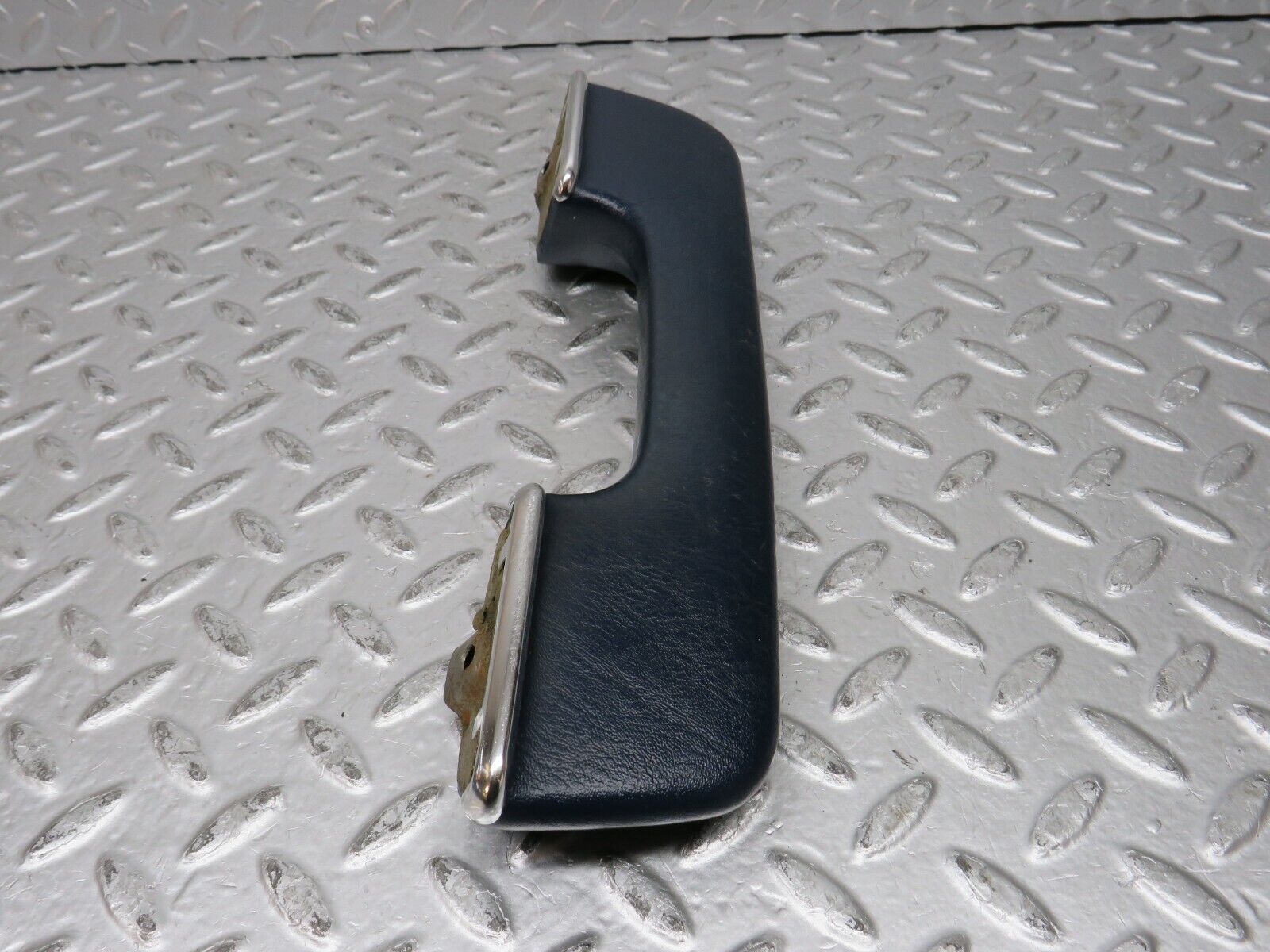 31980 Mercedes-Benz W123 230E Front Right Interior Door Handle 1239702001