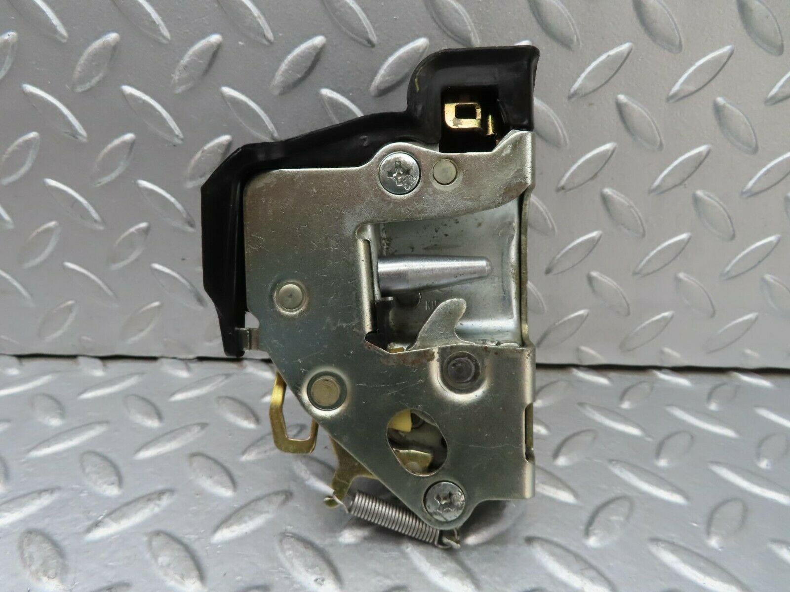 15234 Mercedes-Benz W123 230E Rear Left Door Lock Mechanism 1237230108