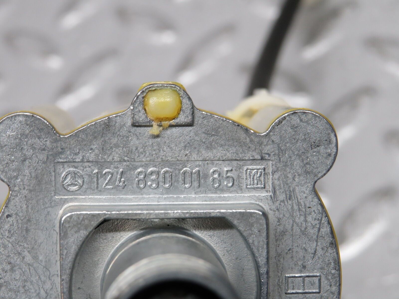 31457 Mercedes-Benz S124 220TE Wagon Heater Control Unit Switch 1248300185