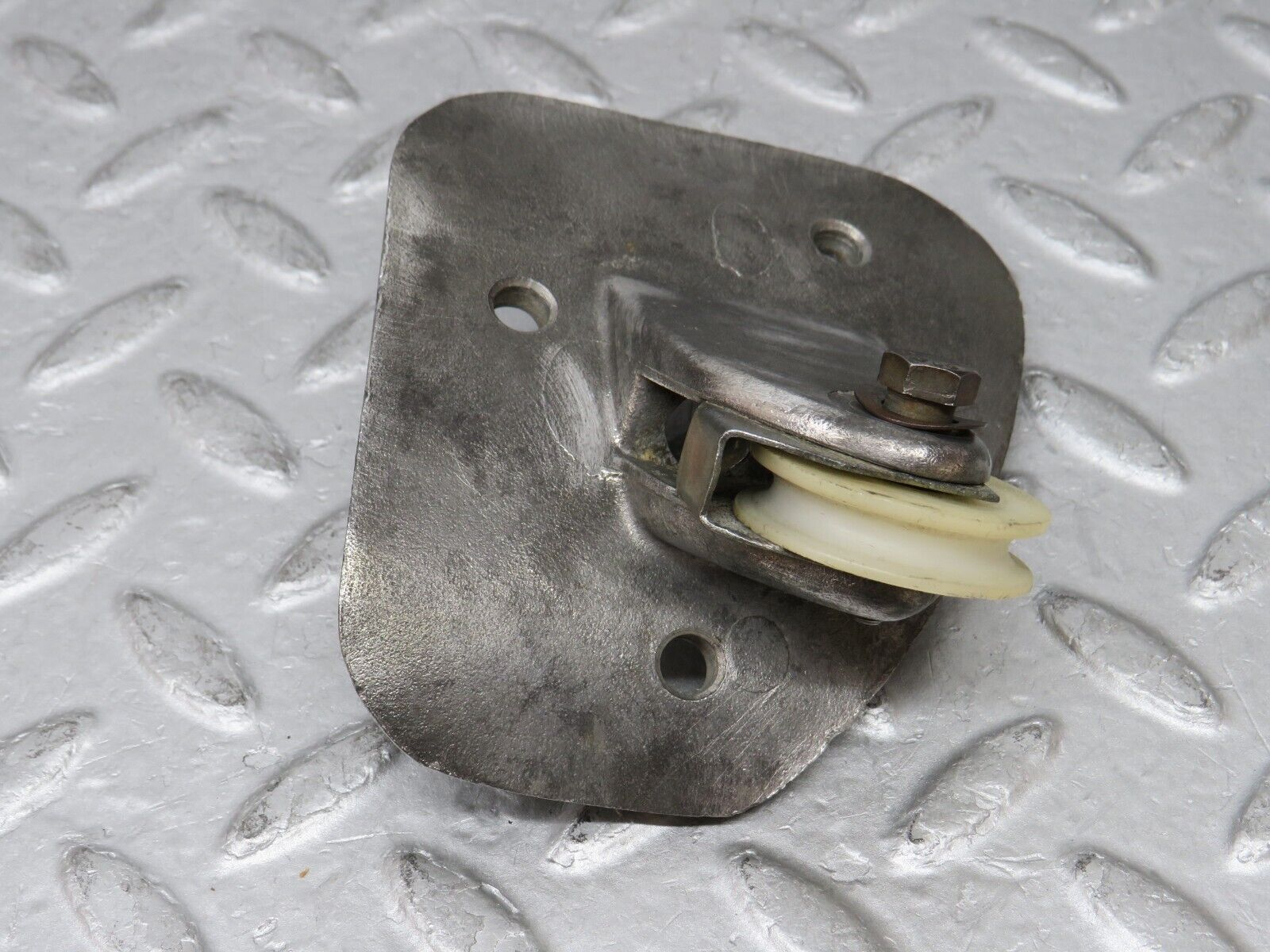 35822 Mercedes-Benz W108 Handbrake Cable Regulator 1084270181