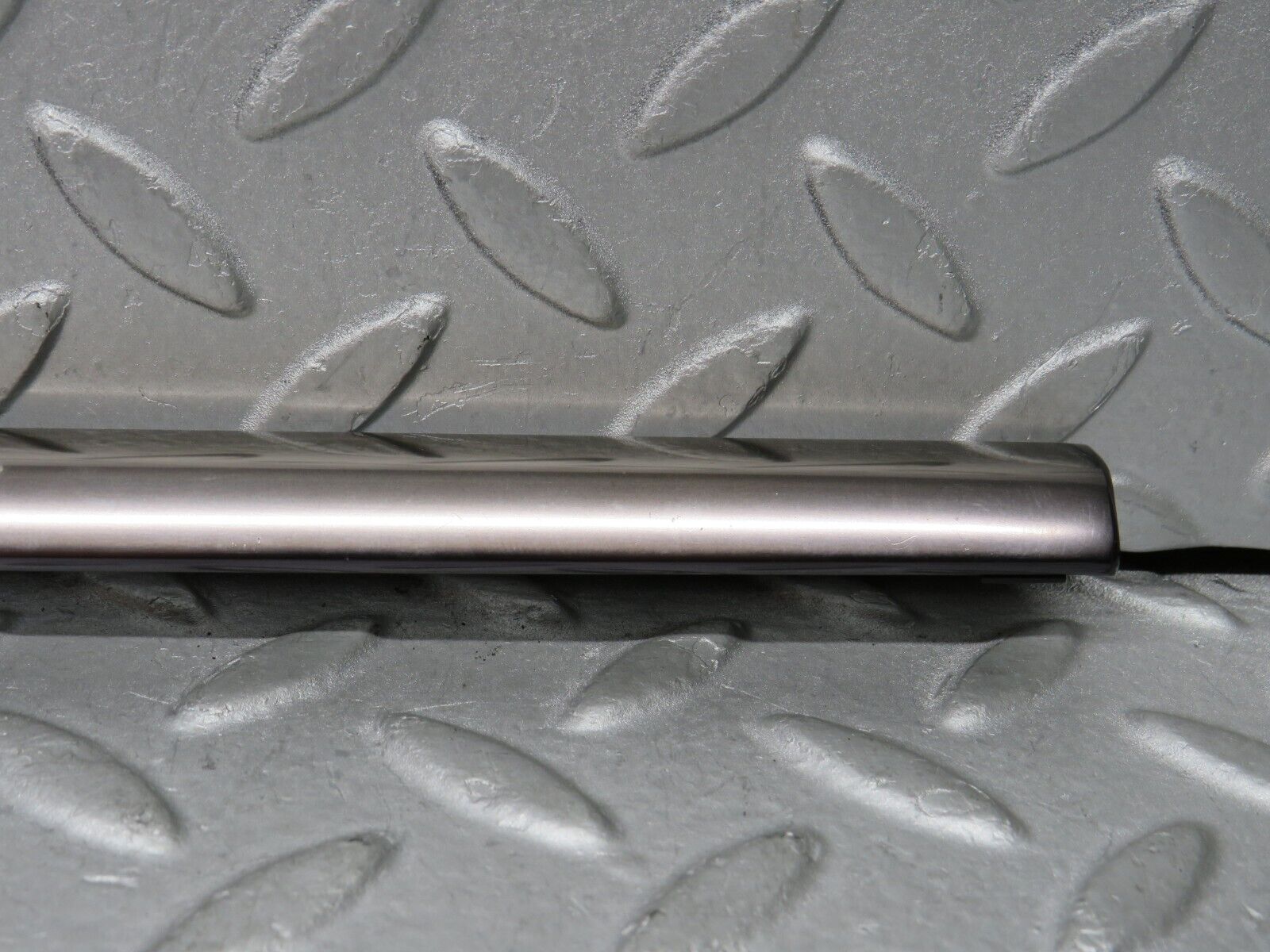 37892 Mercedes-Benz A124 320E Cabriolet Rear Right Window Moulding Trim