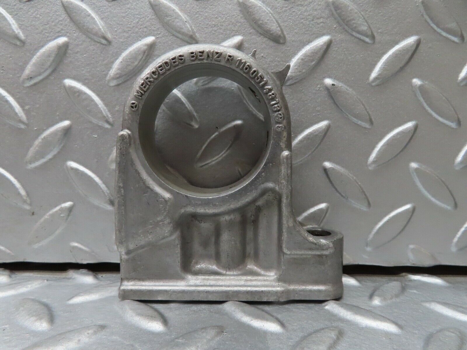 17786 Mercedes-Benz W116 450SEL Camshaft Tower Bearing 1160514818