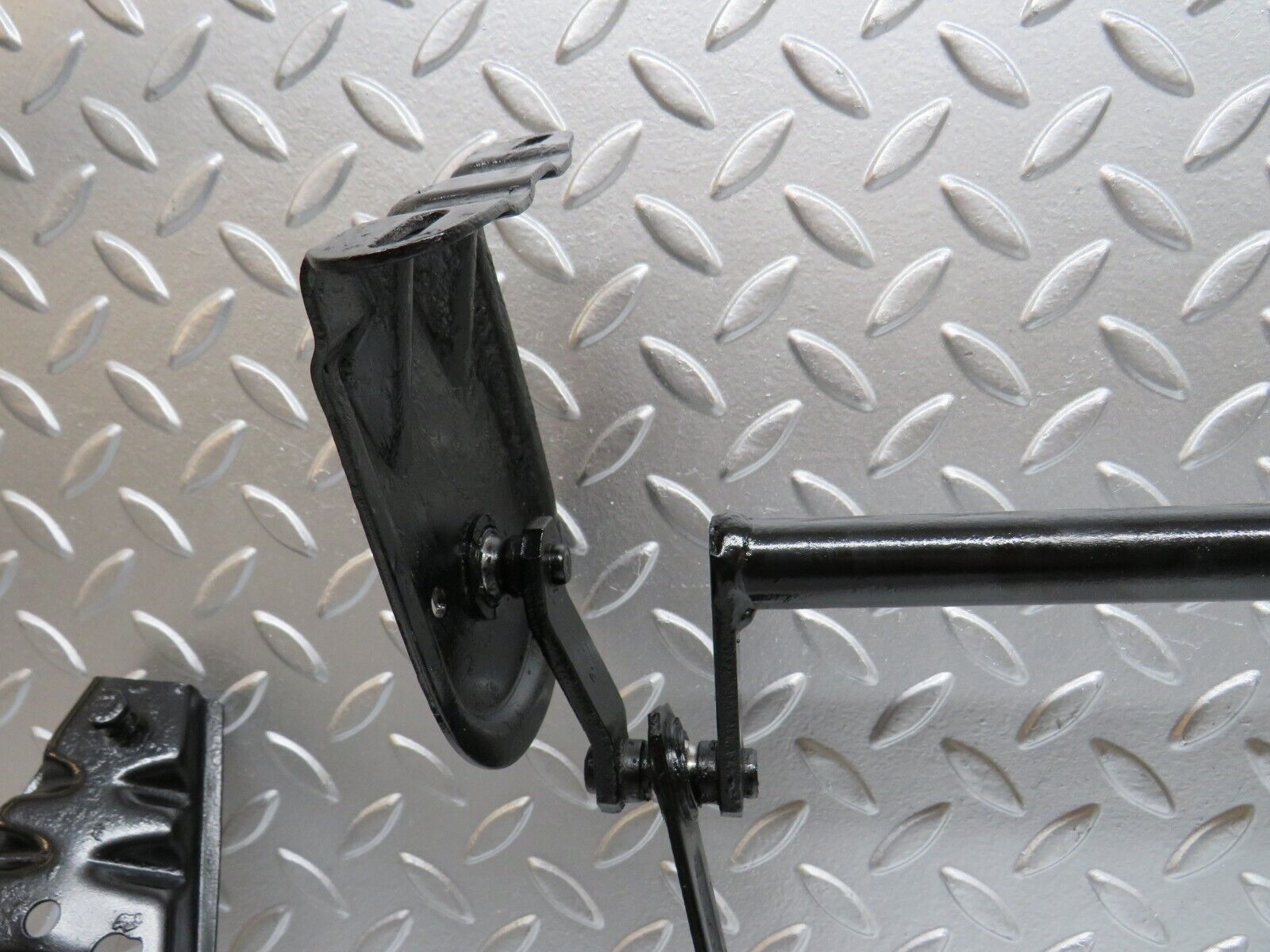 29970 Porsche 924 Headlight Lift Linkage Pivot Bar Rod