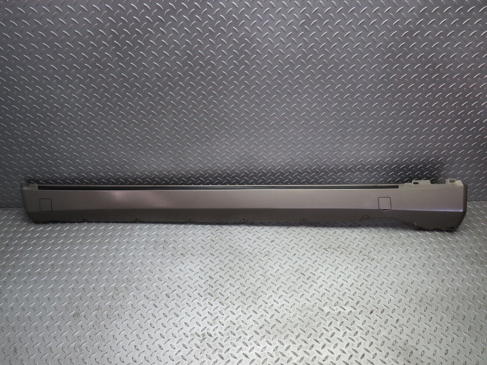 36606 Mercedes-Benz W201 190E 2.0L Side Skirt Left 2016906340 2016981030 2016981230