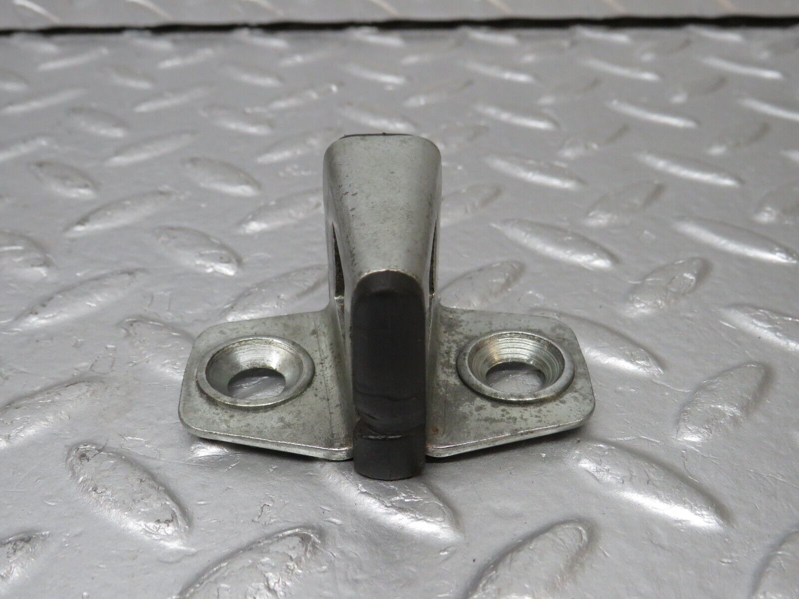 39510 Mercedes-Benz R129 320SL Coupe Door Lock Latch