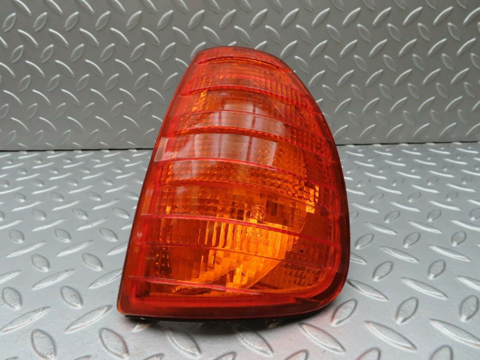 3909 Mercedes-Benz S123 200T Wagon Indicator Light Left Bosch 1305233051