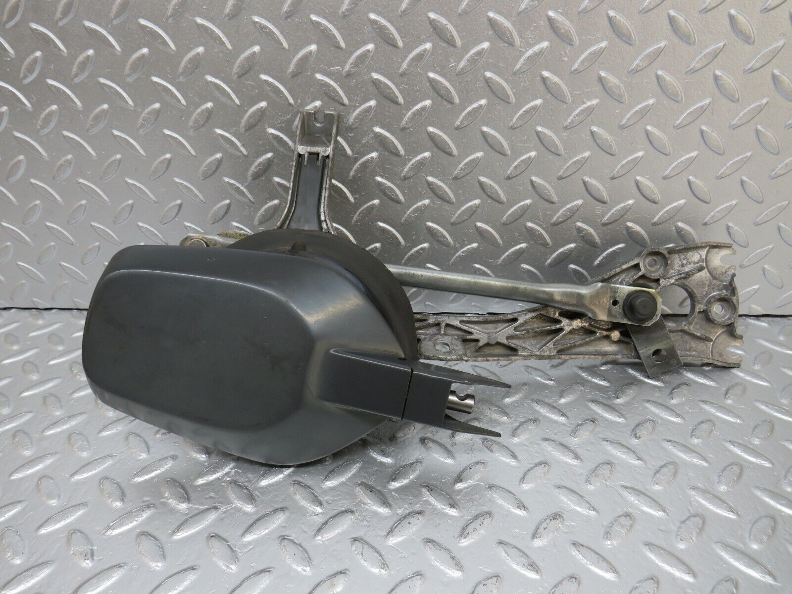 34165 Mercedes-Benz W124 260E Wiper Mechanism Linkage Bosch