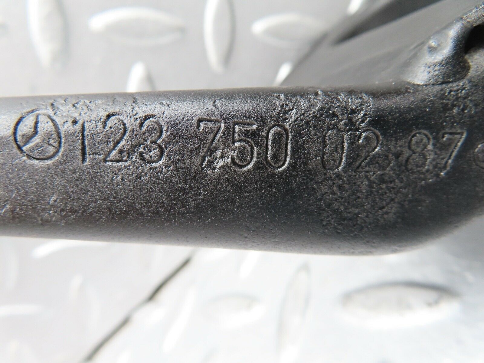 16921 Mercedes-Benz C123 280CE Coupe Trunk Lid Hinge Right Side 1237500287