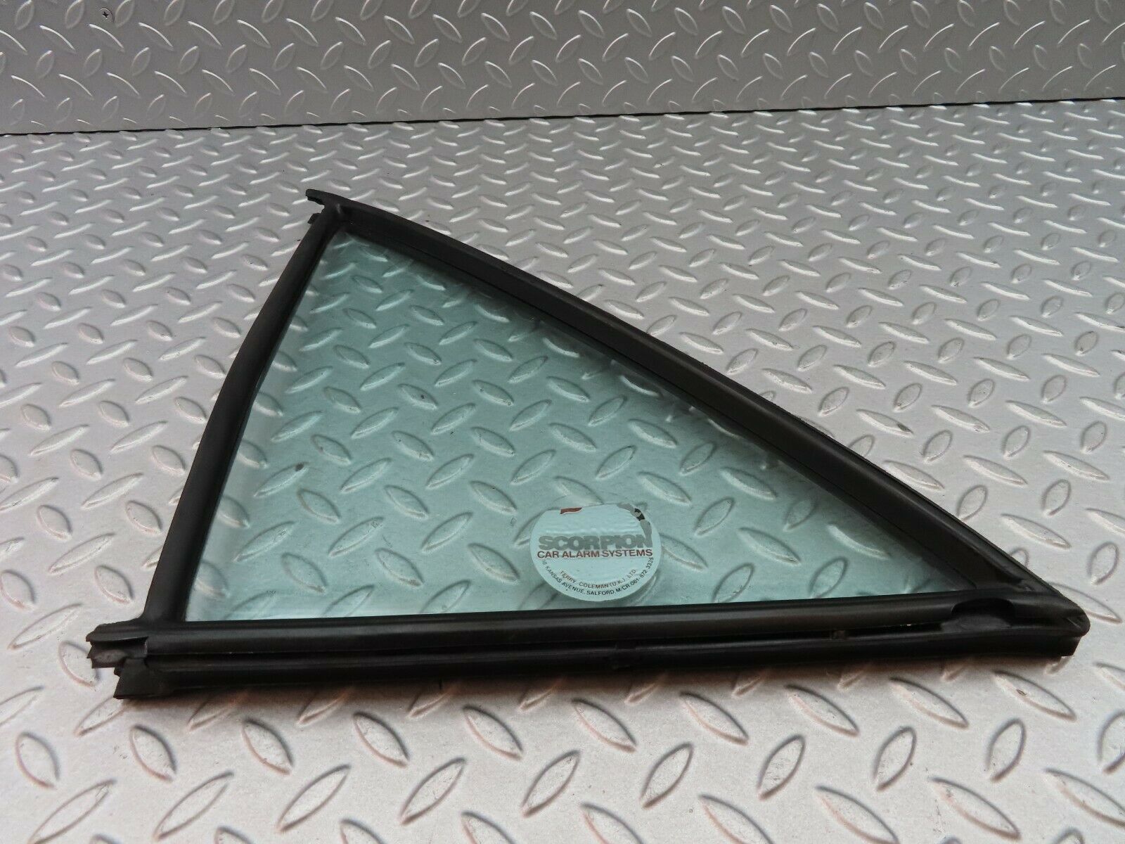 6310 Mercedes-Benz W126 380SE Rear Left Quarter Window Glass