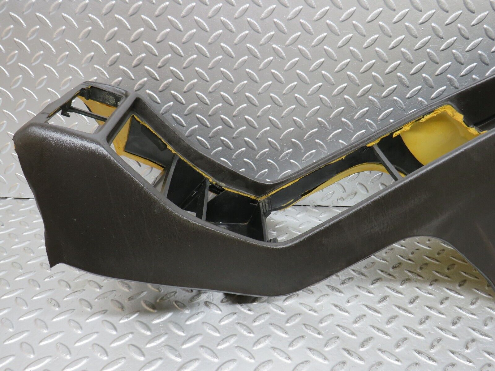 28549 Mercedes-Benz W123 230E Centre Console Brown