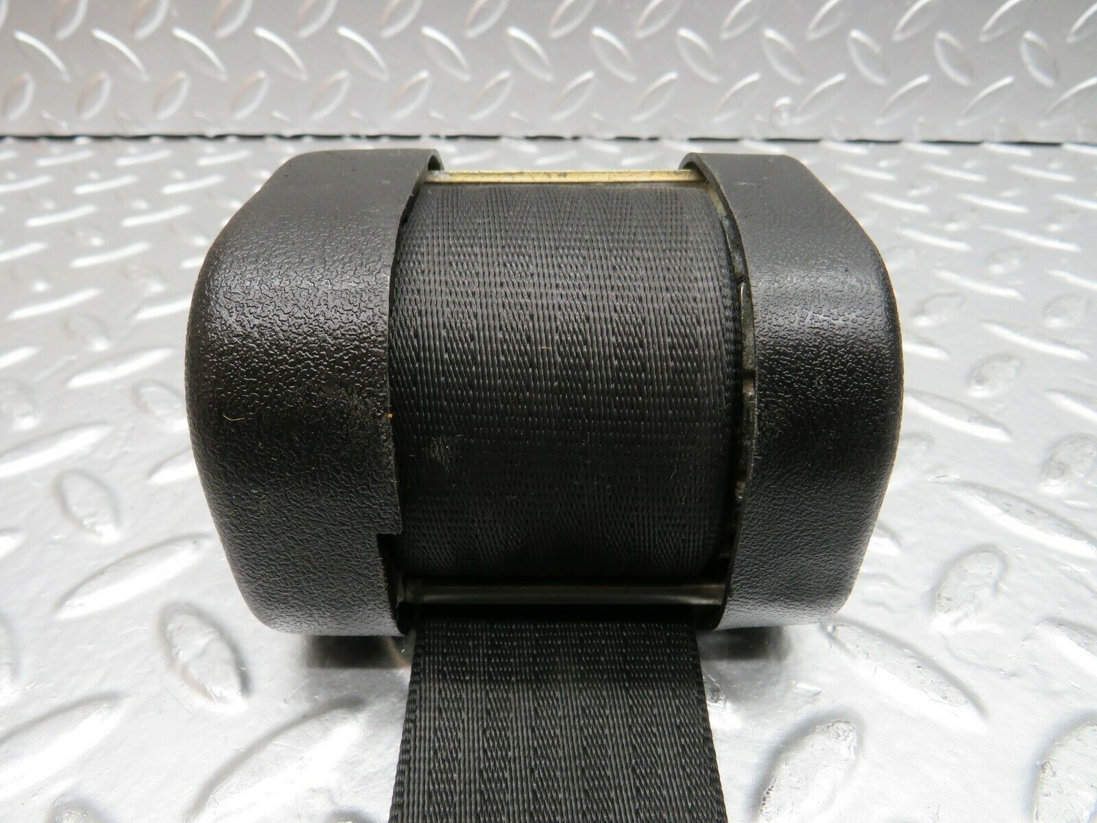 24059 Mercedes-Benz W123 280E Rear Seat Belt 1268608985