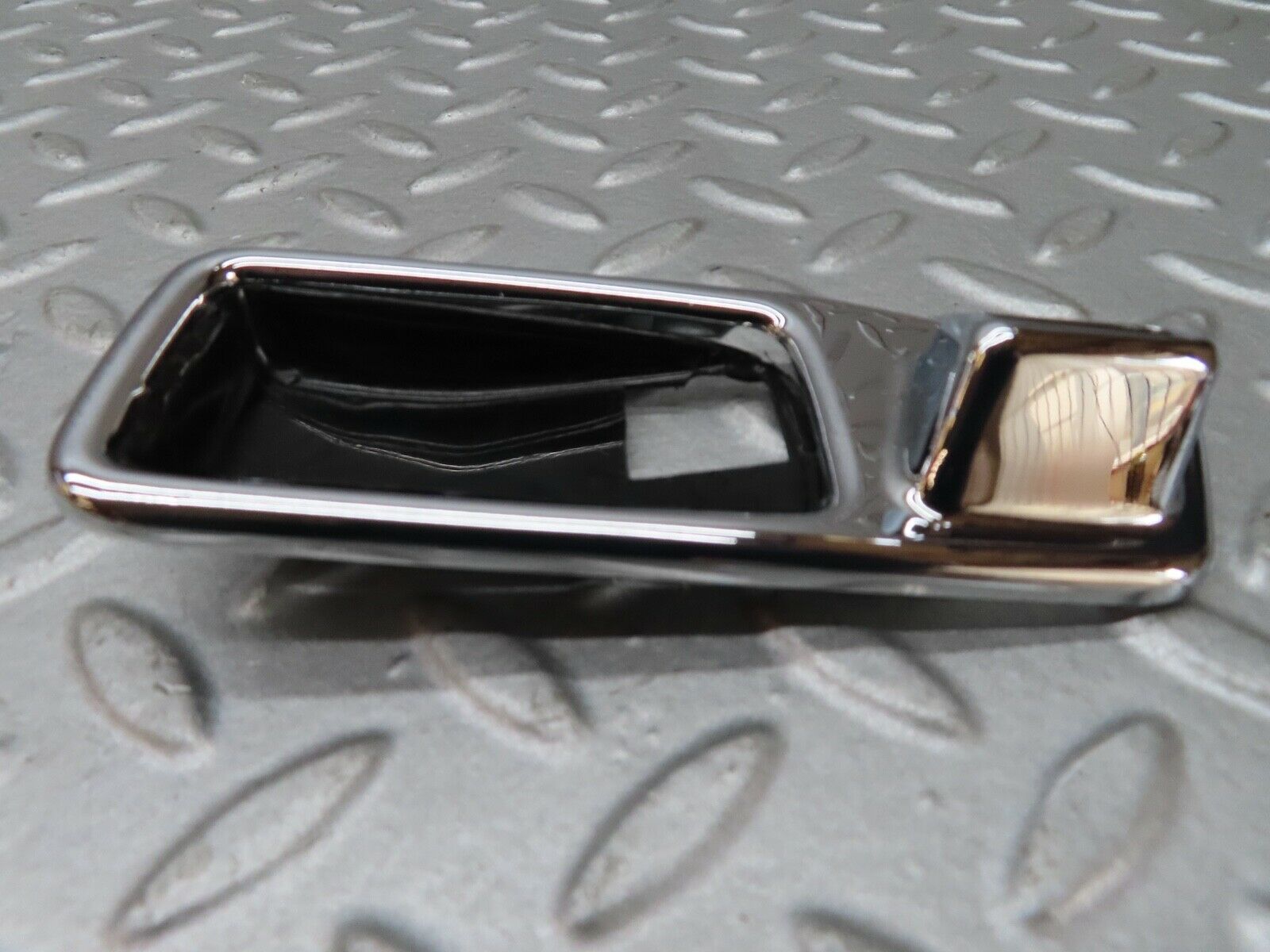 17573 Mercedes-Benz W116 450SEL Chrome Frame For Door Opener Left 1167660111