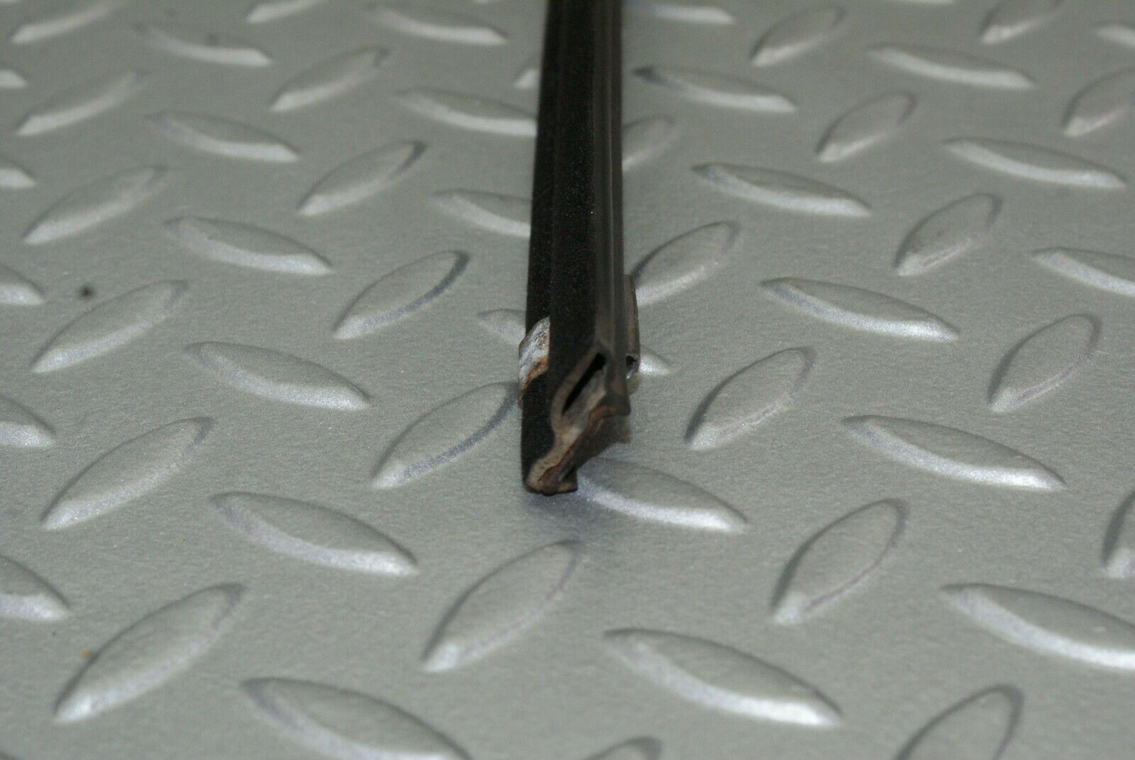 2649 Mercedes-Benz W116 350SE Glass Seal Trim Rubber Rear Left