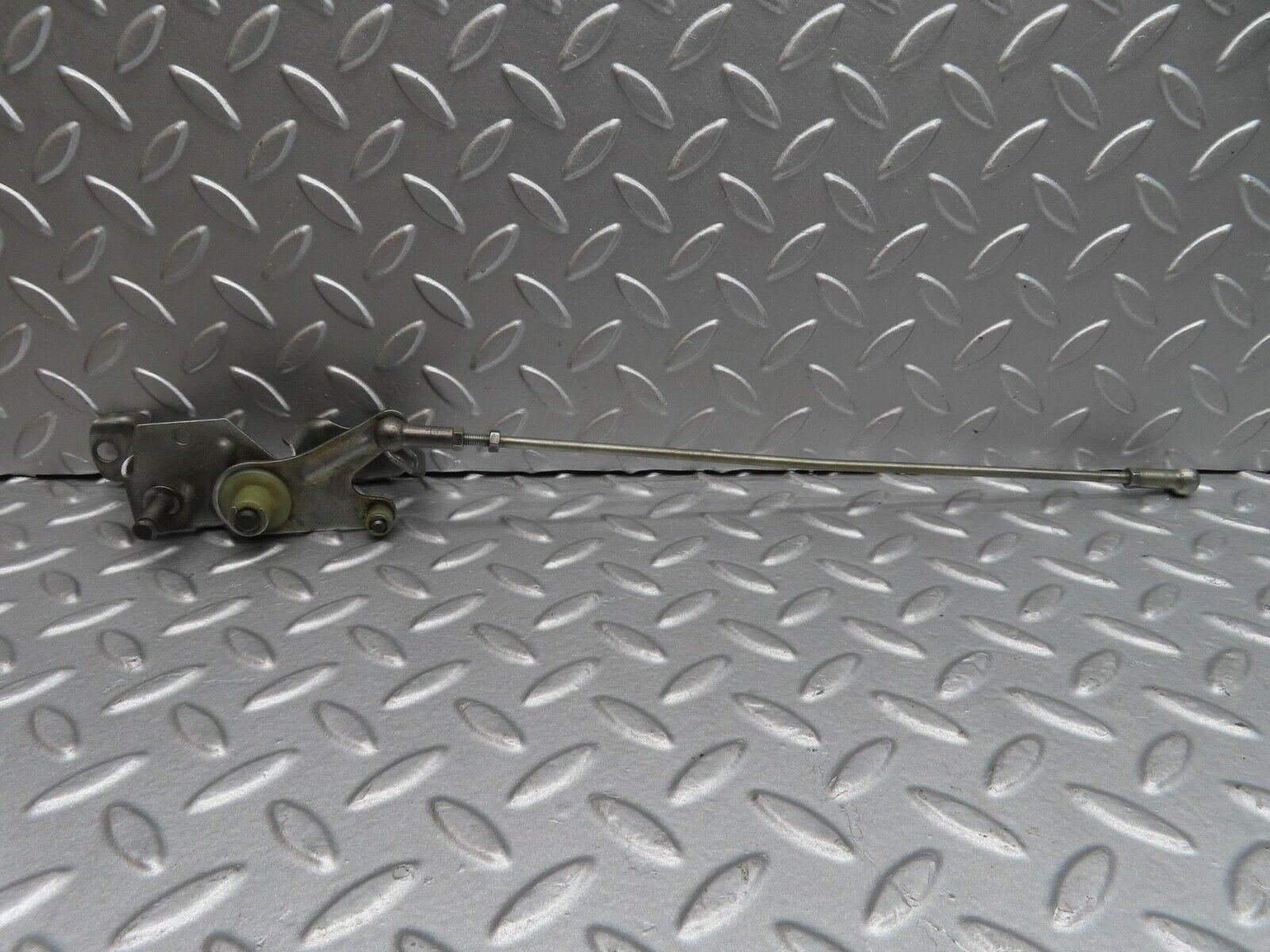 14425 Mercedes-Benz W116 350SE Throttle Linkage