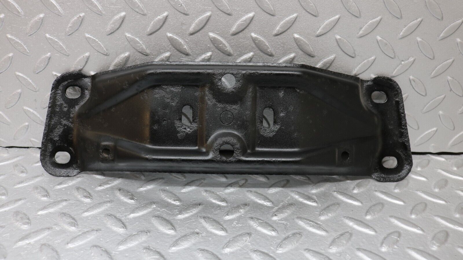 37207 Mercedes-Benz C126 420SEC Coupe Gearbox Mount Bracket