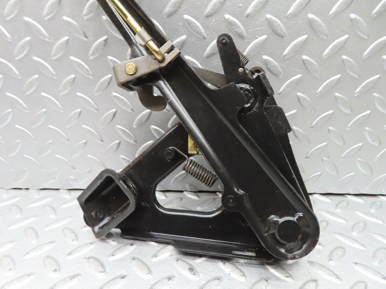 21573 Mercedes-Benz W126 300SE Handbrake Regulator