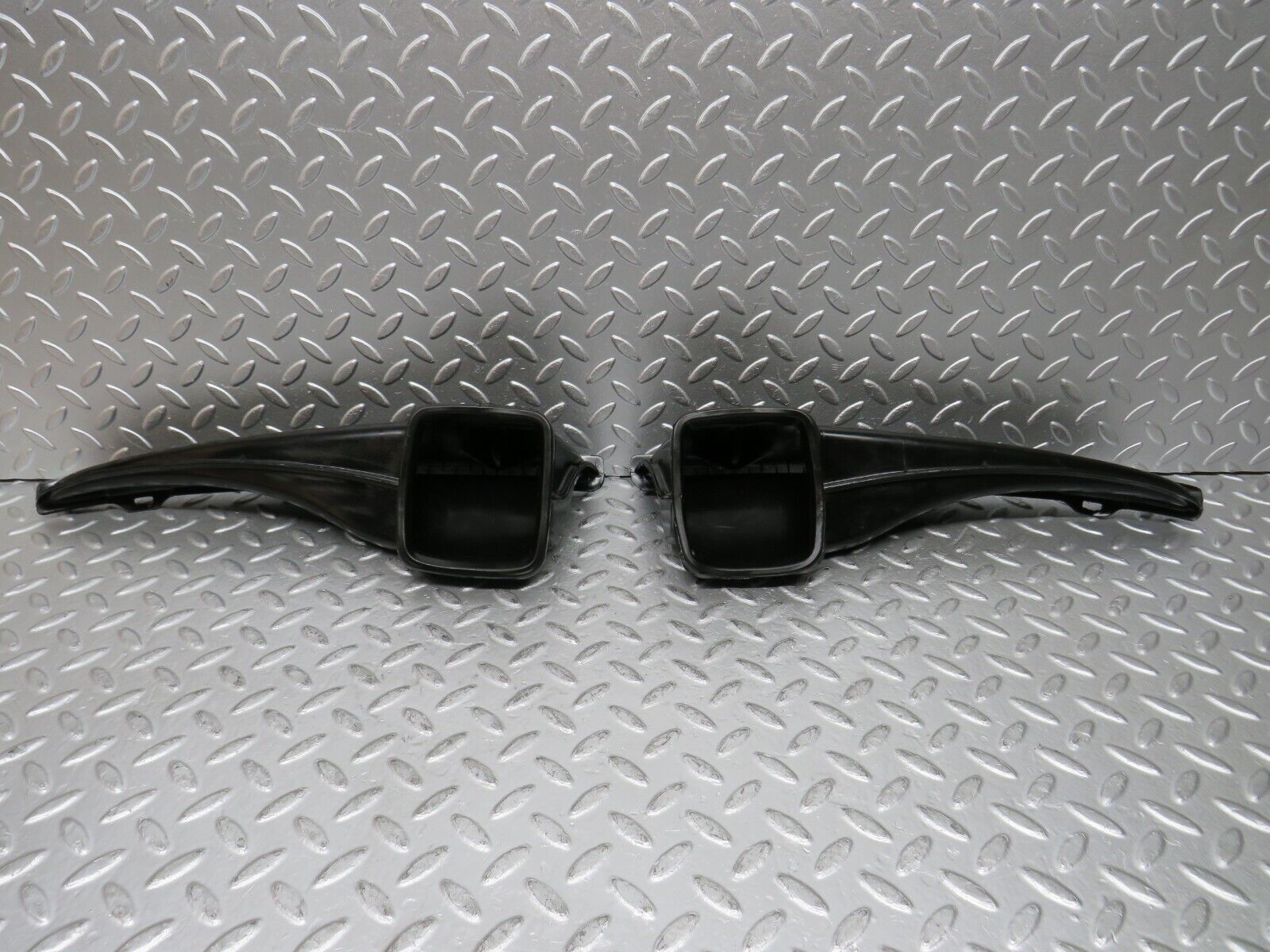 29877 Mercedes-Benz W123 230E Air Duct Vent Pair 1238300119 1238300219