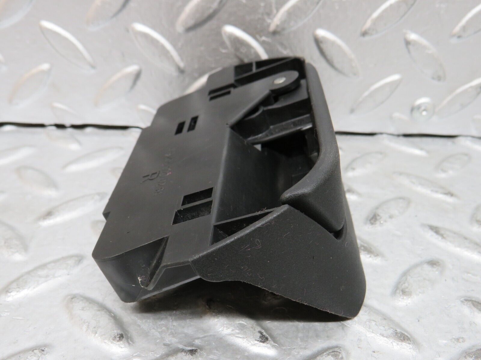 29112 Mercedes-Benz W204 Rear Right Seat Release Handle 2049200264