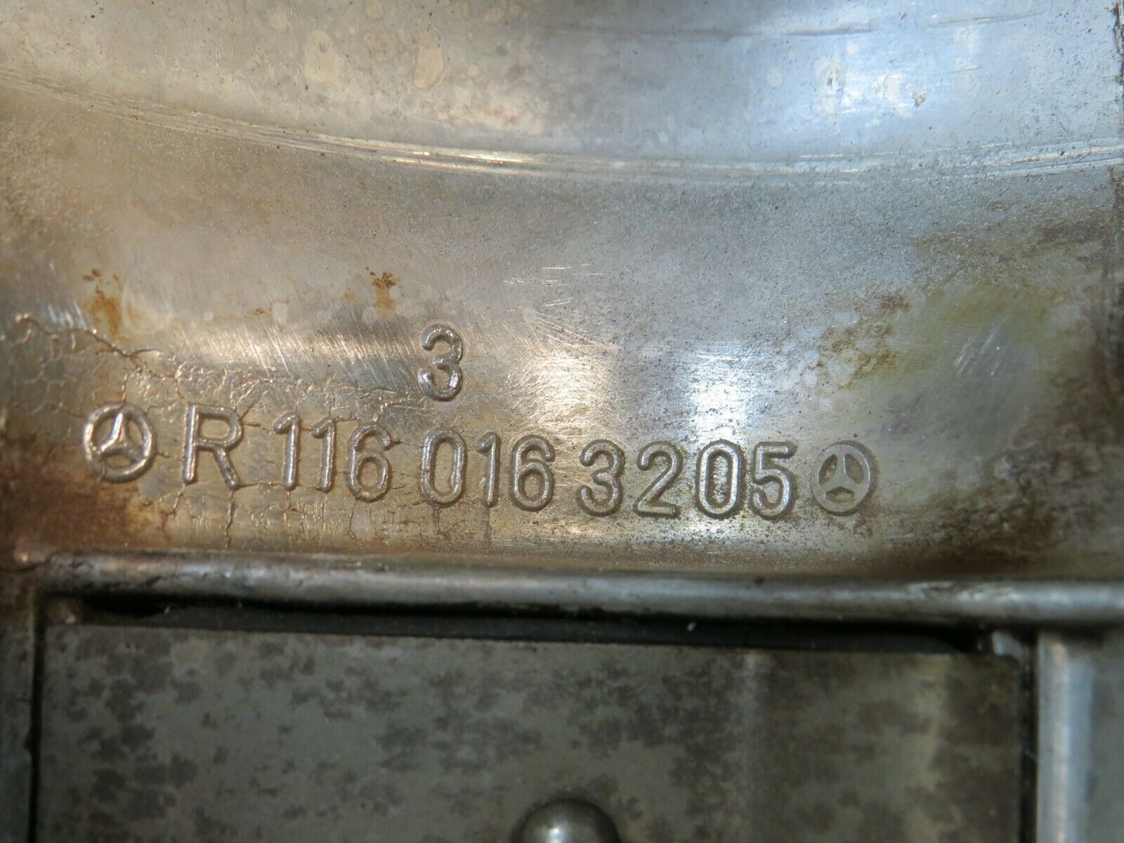 22818 Mercedes-Benz C107 450SLC Cylinder Head Valve Cover Left 1160163205