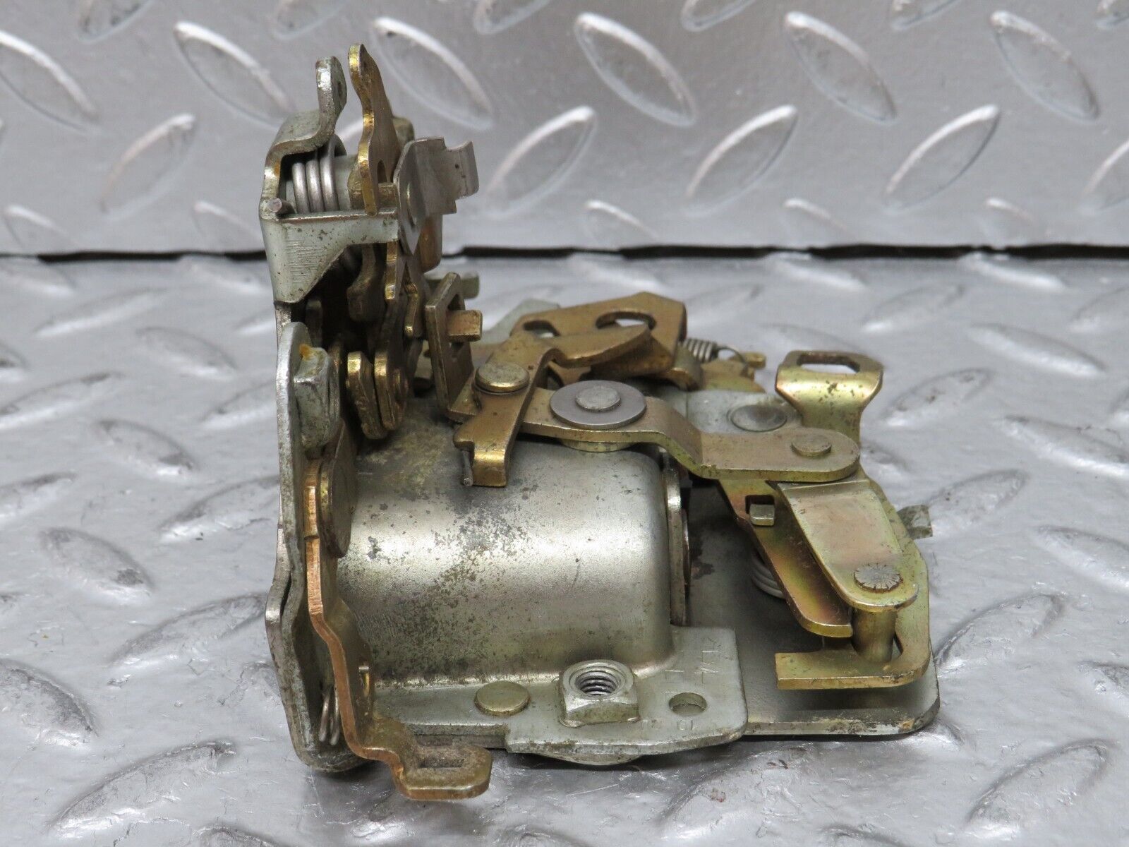 27953 Mercedes-Benz W123 280E Rear Right Door Lock Mechanism