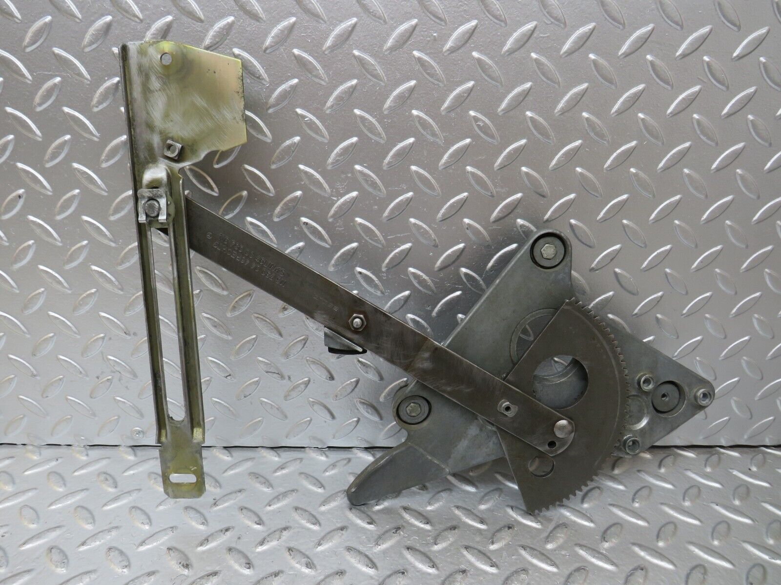 26136 Mercedes-Benz W116 450SE Rear Left Power Window Regulator 1167300346