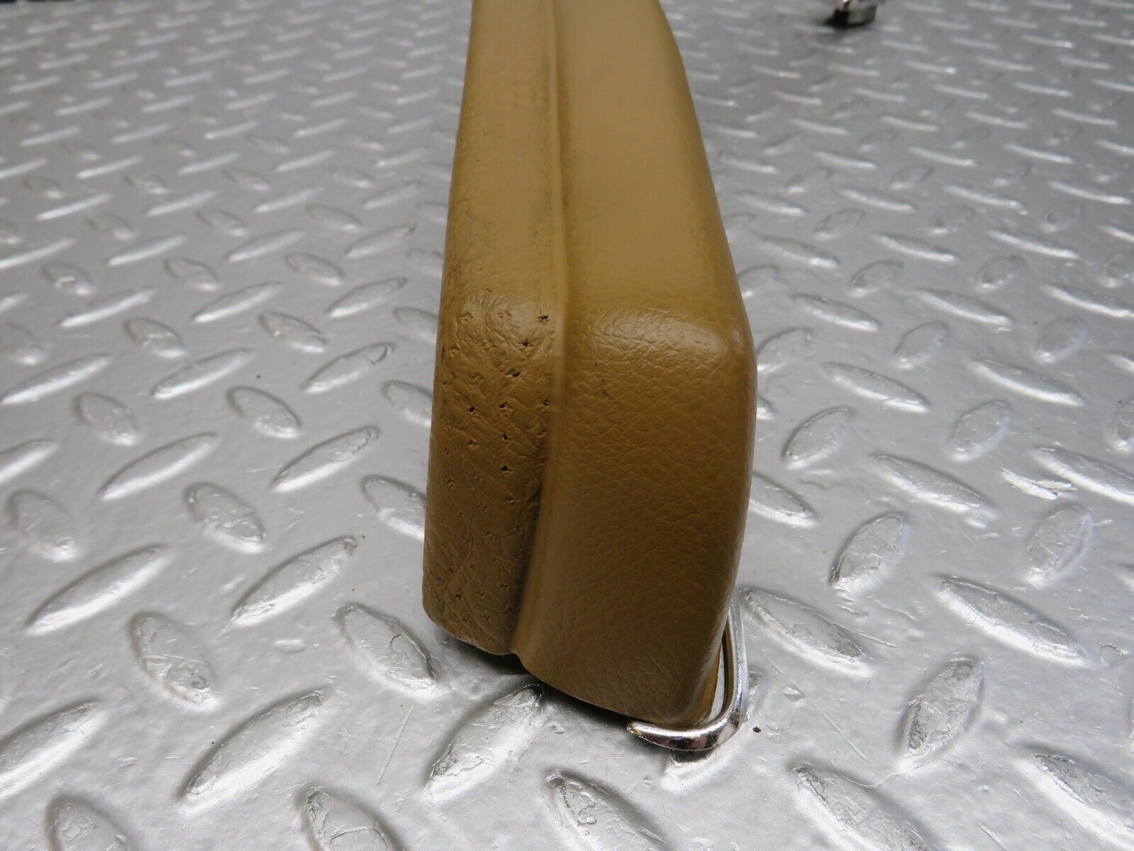 0652 Mercedes-Benz C107 350SLC Coupe Interior Door Handle Right