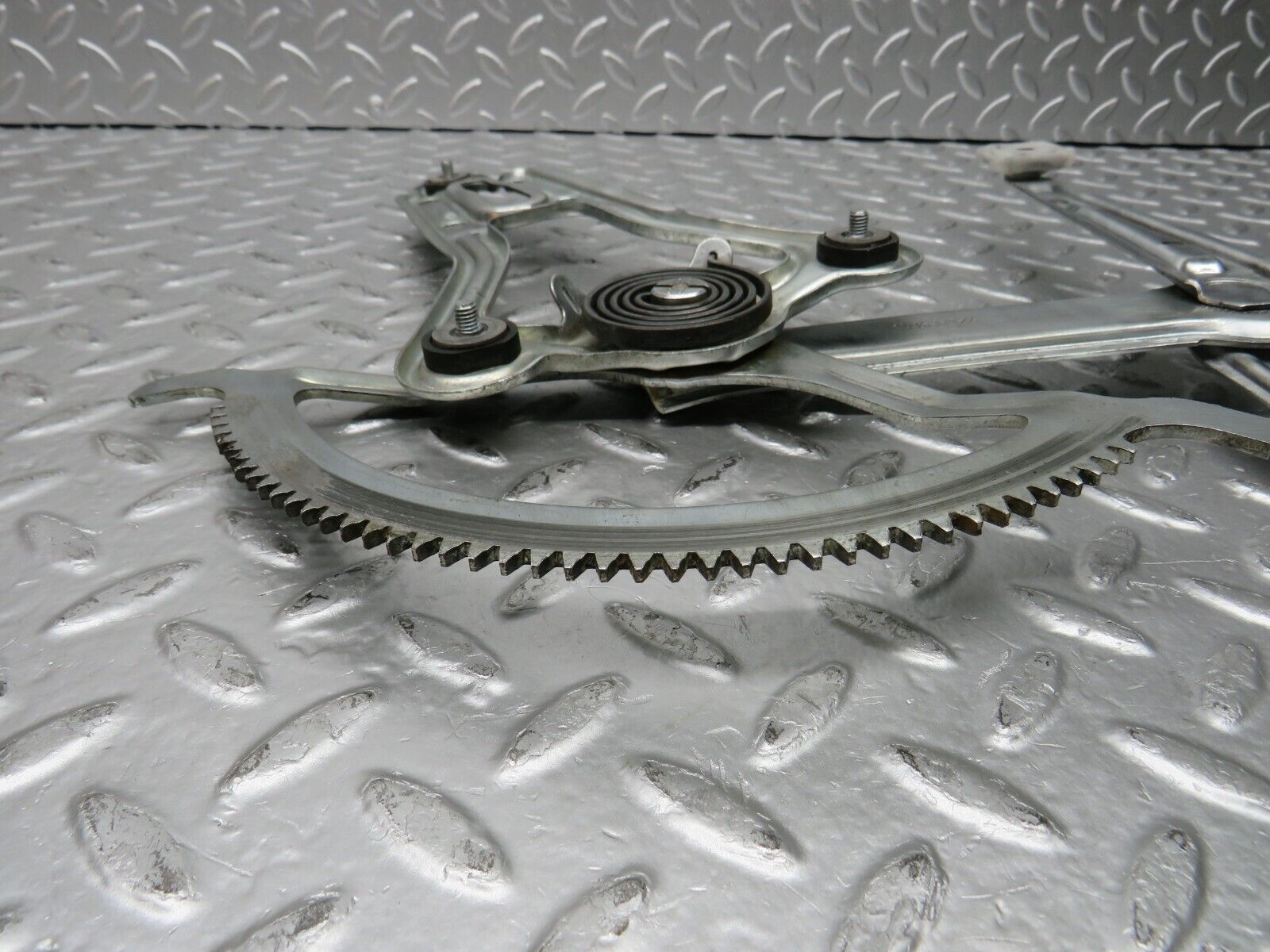 31201 Mercedes-Benz S124 220TE Wagon Front Right Power Window Regulator