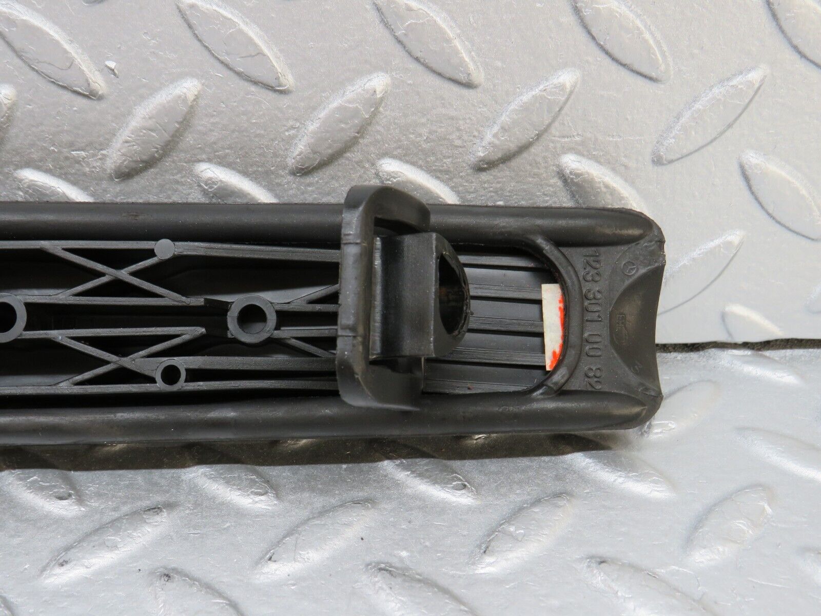 36568 Mercedes-Benz W201 190E 2.0L Accelerator Pedal & Rubber 1263000504 1233010082