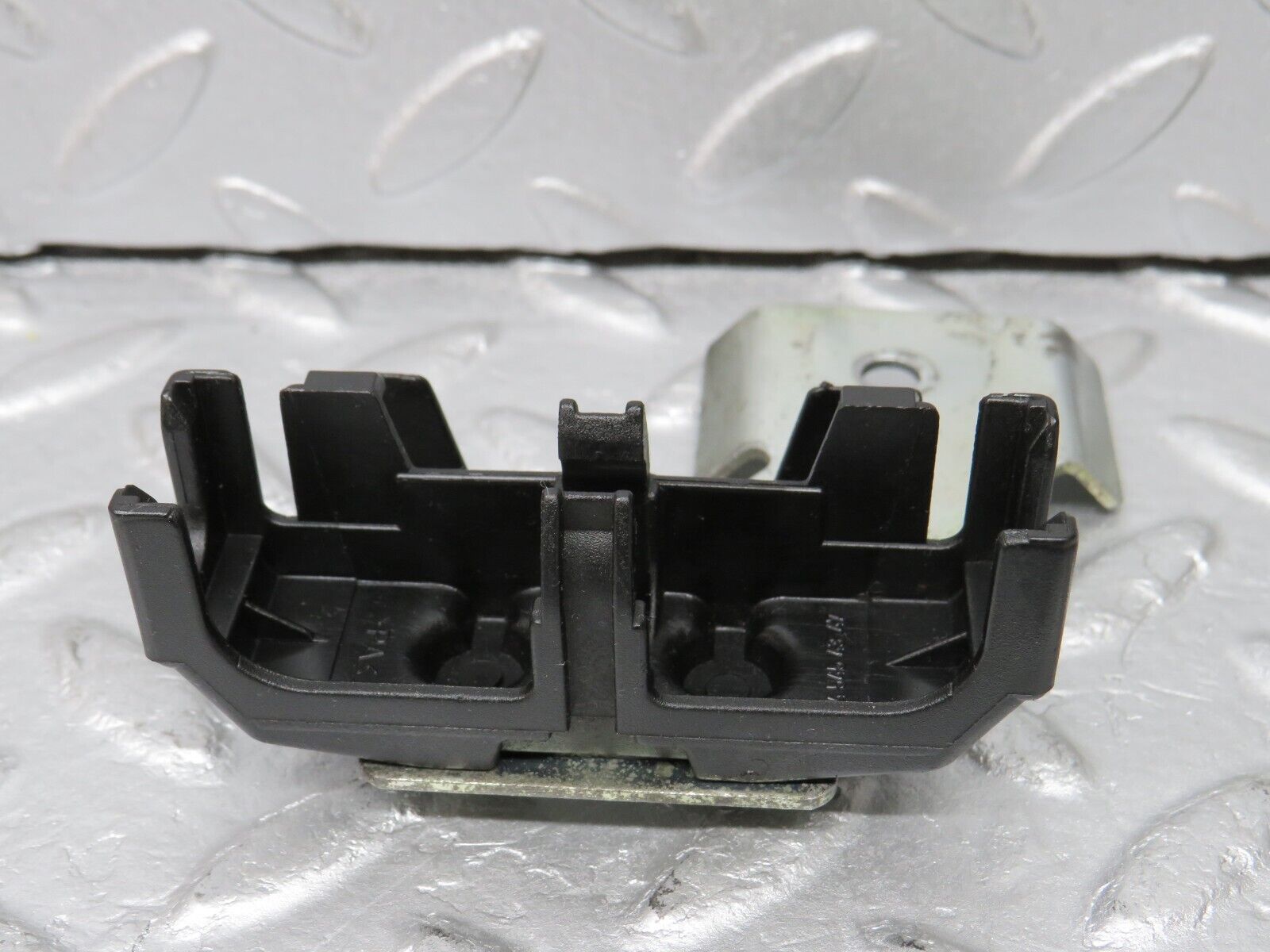 38069 Mercedes-Benz A124 320E Cabriolet ABS Cable Wire Bracket 1245454347