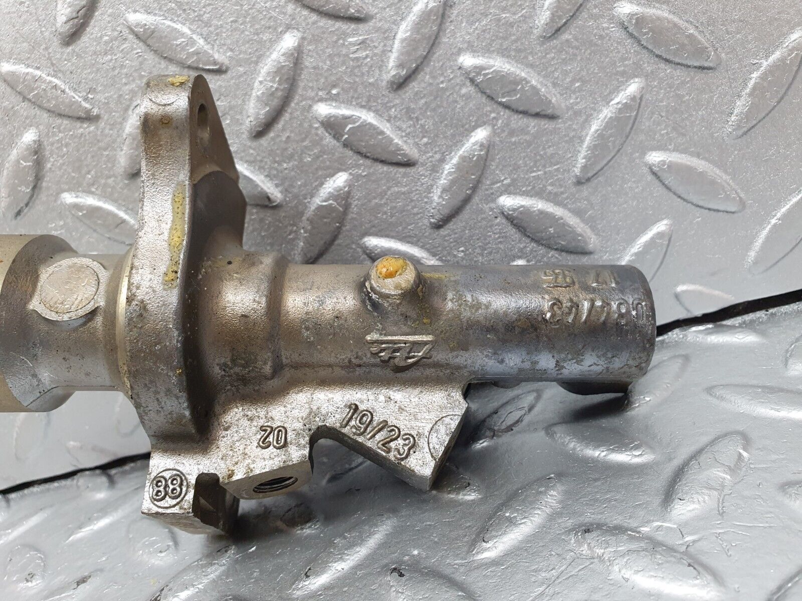 41449 Mercedes-Benz W124 200E Brake Master Cylinder ATE