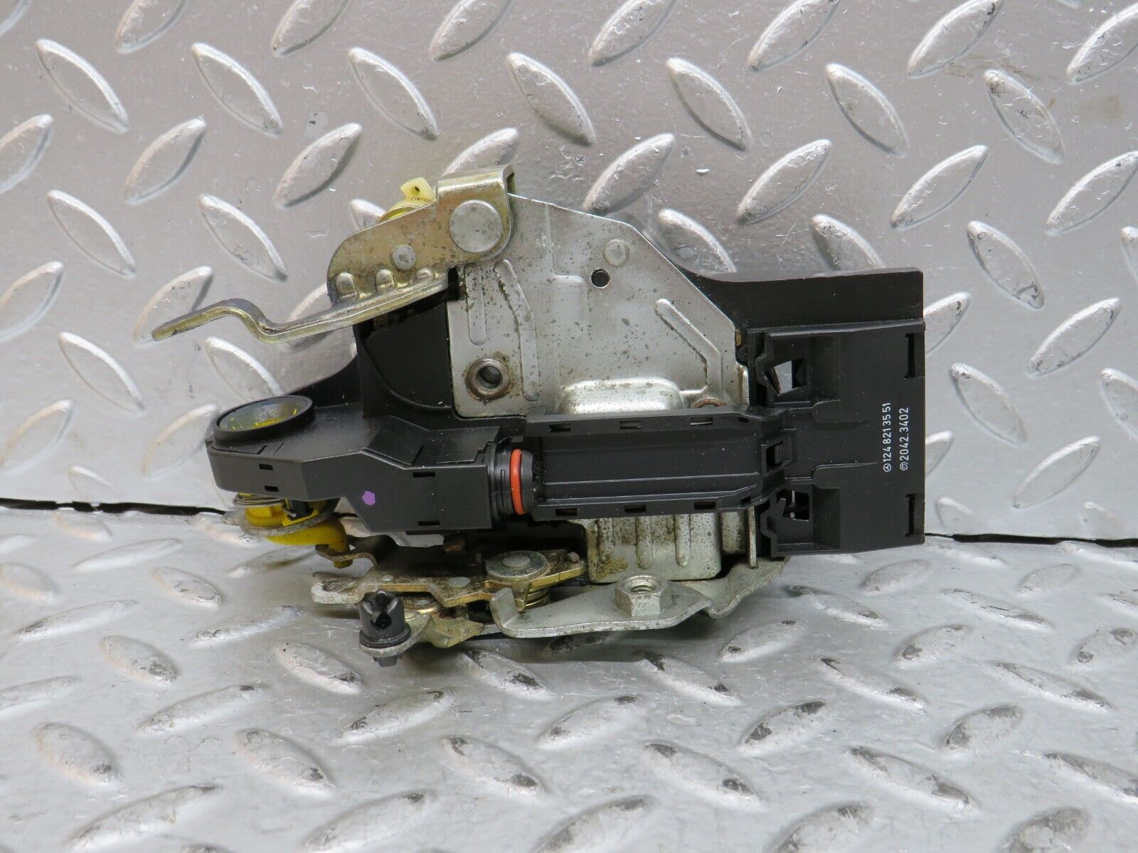 29049 Mercedes-Benz C124 320CE Coupe Left Door Lock Mechanism 1248213551